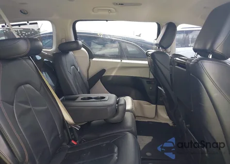 2018 Chrysler Pacifica Touring L Plus z USA, uszkodzony, nr VIN 2C4RC1EGXJR144799